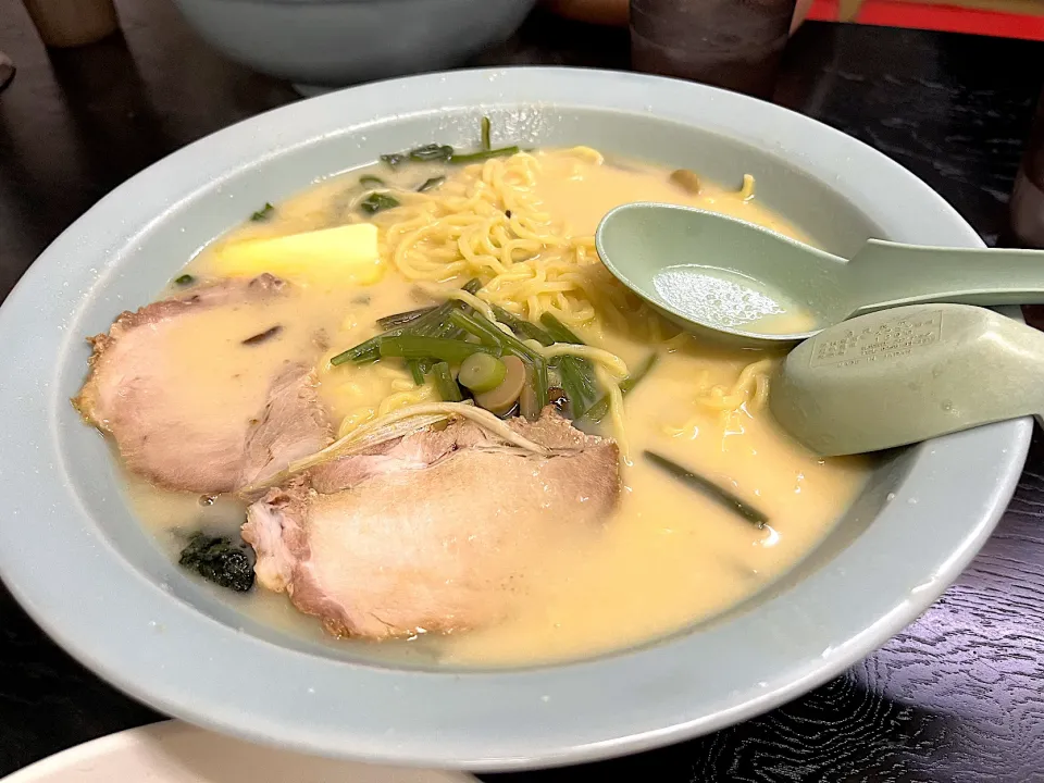 ラーメンショップ　味噌ラーメンバタートッピング|ゆっこっこさん