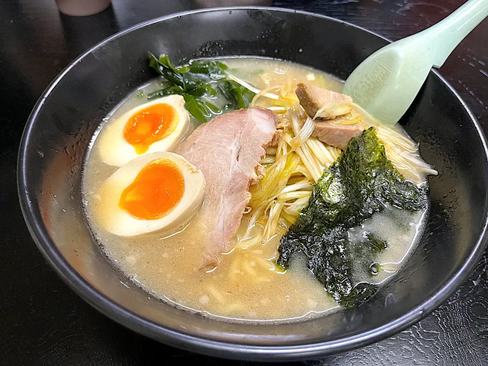 ラーメンショップ　ネギラーメン味玉トッピング|ゆっこっこさん