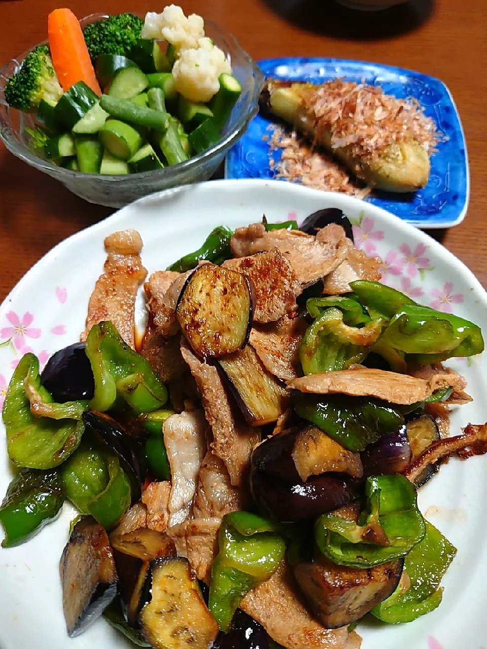 茄子とピーマンの豚肉炒め
焼き茄子
アスパラサラダ|ぱやさん