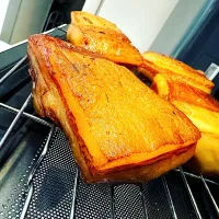 Snapdishの料理写真:自家製ベーコン🥓|ざとさんさん