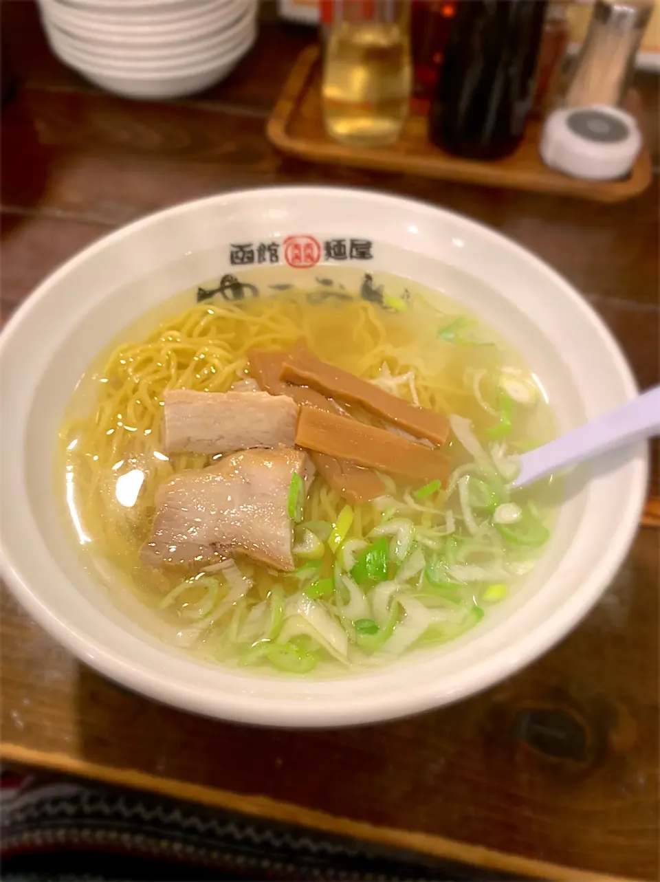 Snapdishの料理写真:塩ラーメン|みゃ〜・はつさん