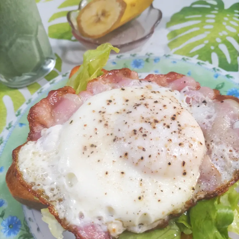 Snapdishの料理写真:息子の朝ごはんベーコンレタストースト🍞|rikako♪。.:＊さん