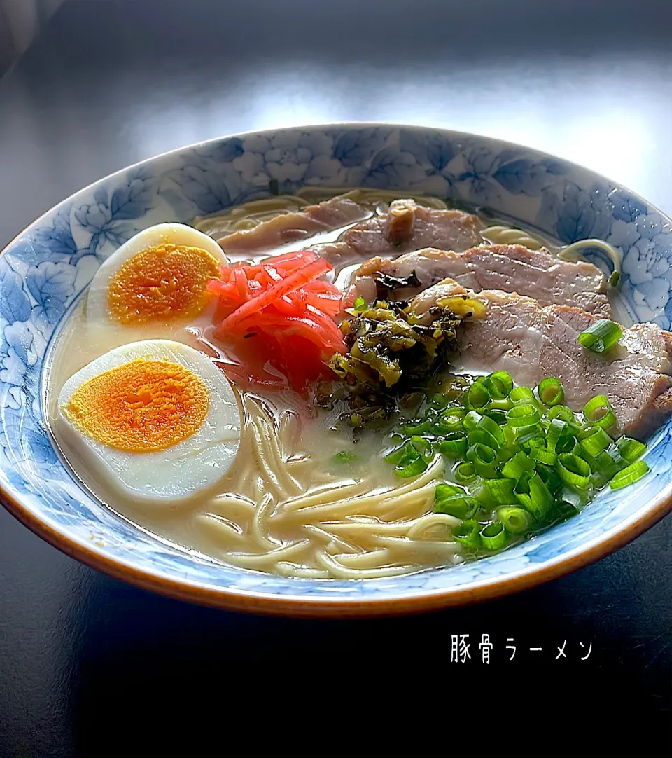 Snapdishの料理写真:甘酒焼豚で豚骨ラーメン|とんちんさん