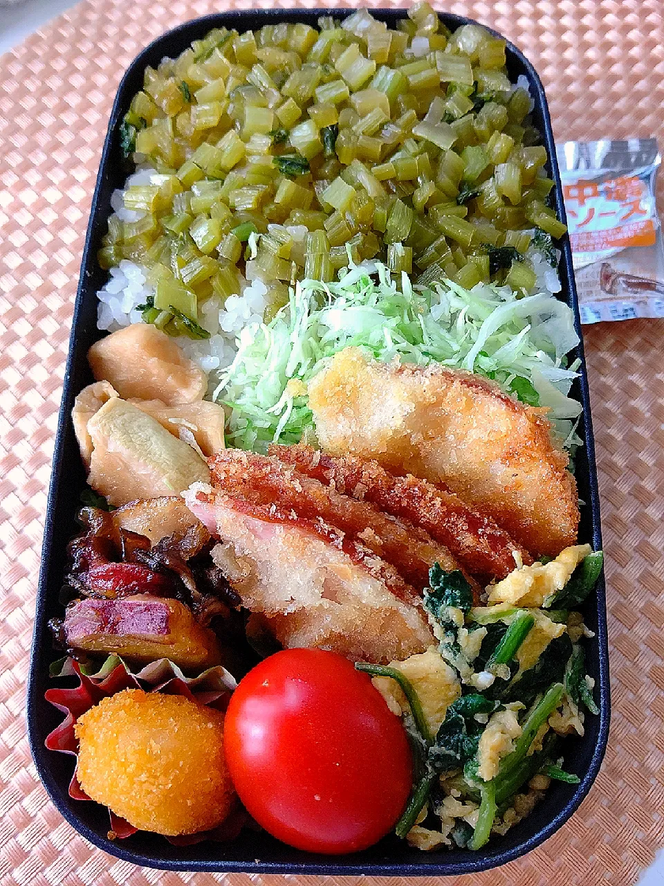 ハムカツ　蕪の葉ふりかけ　弁当|まゆみさん