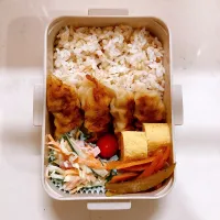 Snapdishの料理写真:餃子弁当🥟|かめぱんさん