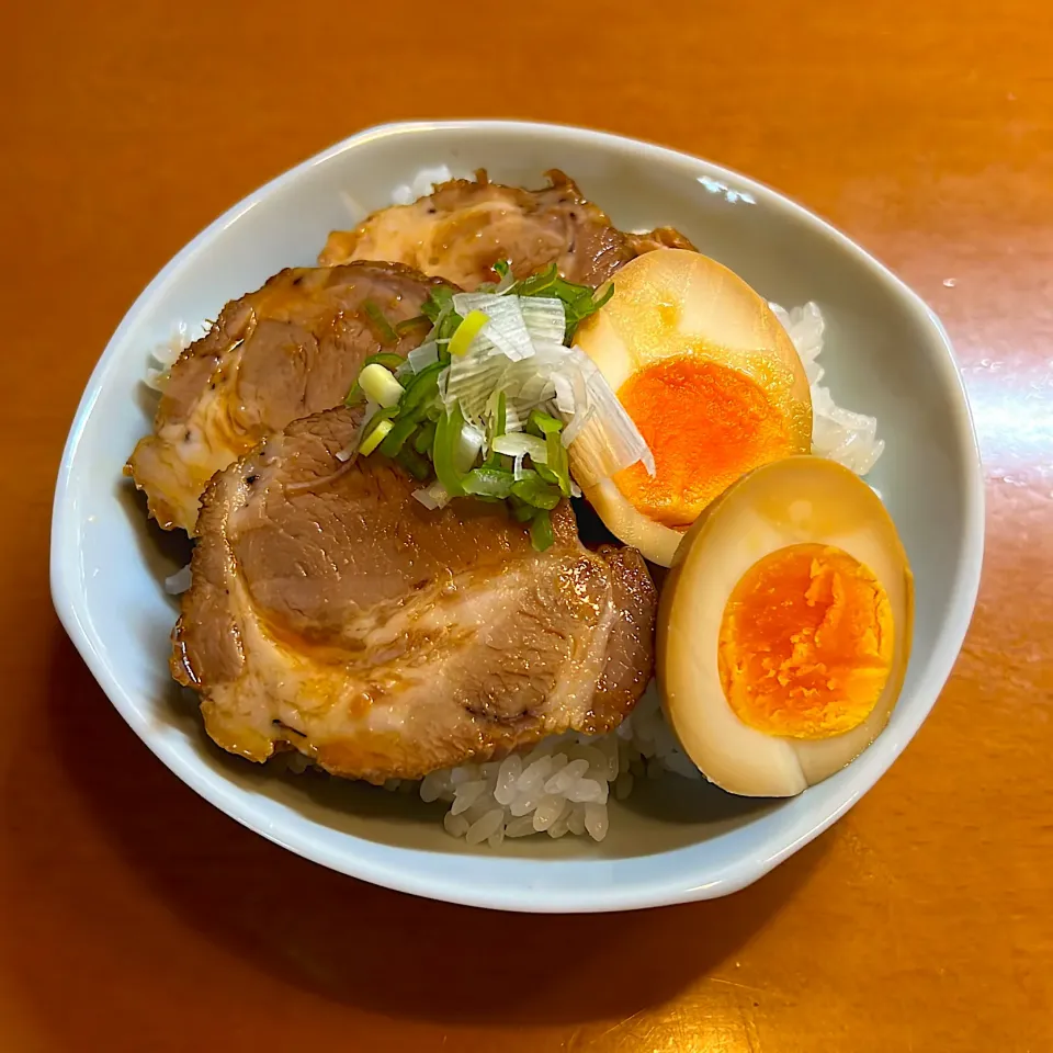 チャーシュー丼|ぴらふさん