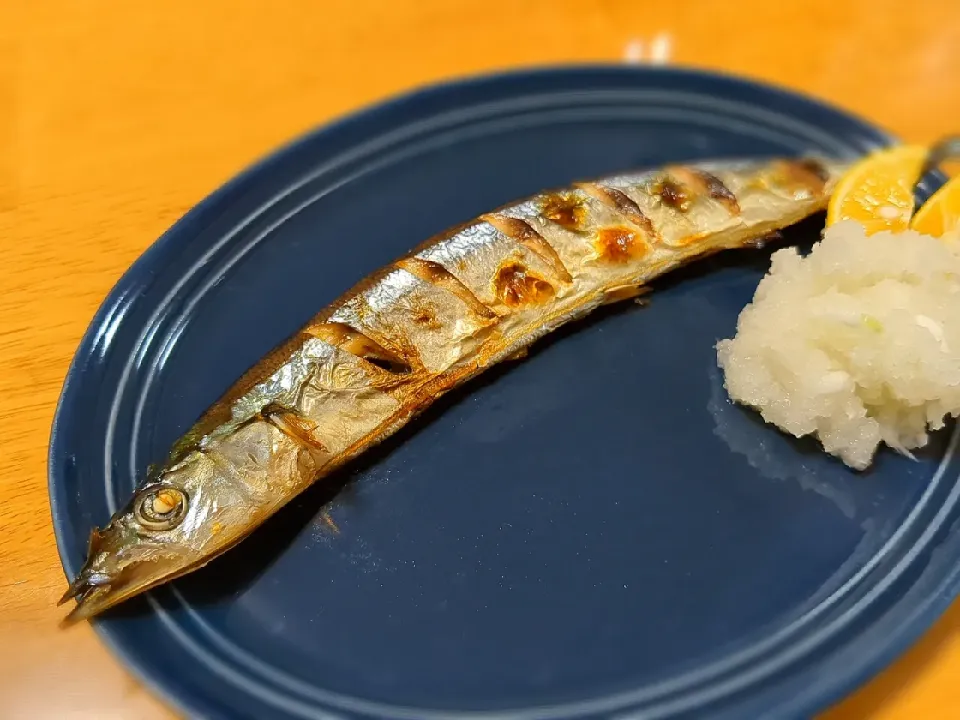 Snapdishの料理写真:秋刀魚の塩焼き|きなこもちさん