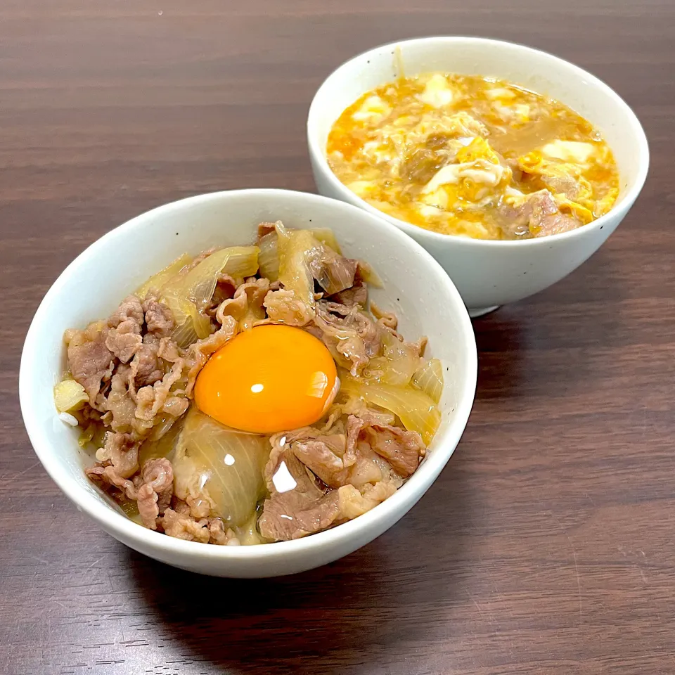 Snapdishの料理写真:牛丼と親子丼雑炊|dashi menjiroさん