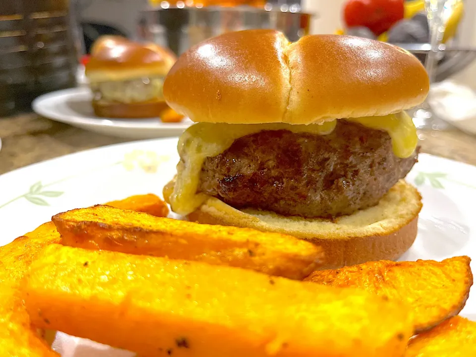 Halloween special: 👻Cheeseburger and Roasted Butternut Squash|Laki Maikaʻiさん