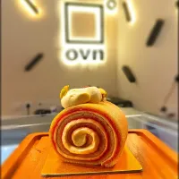 strawberry pistachio Swiss roll|tonkay thapaさん