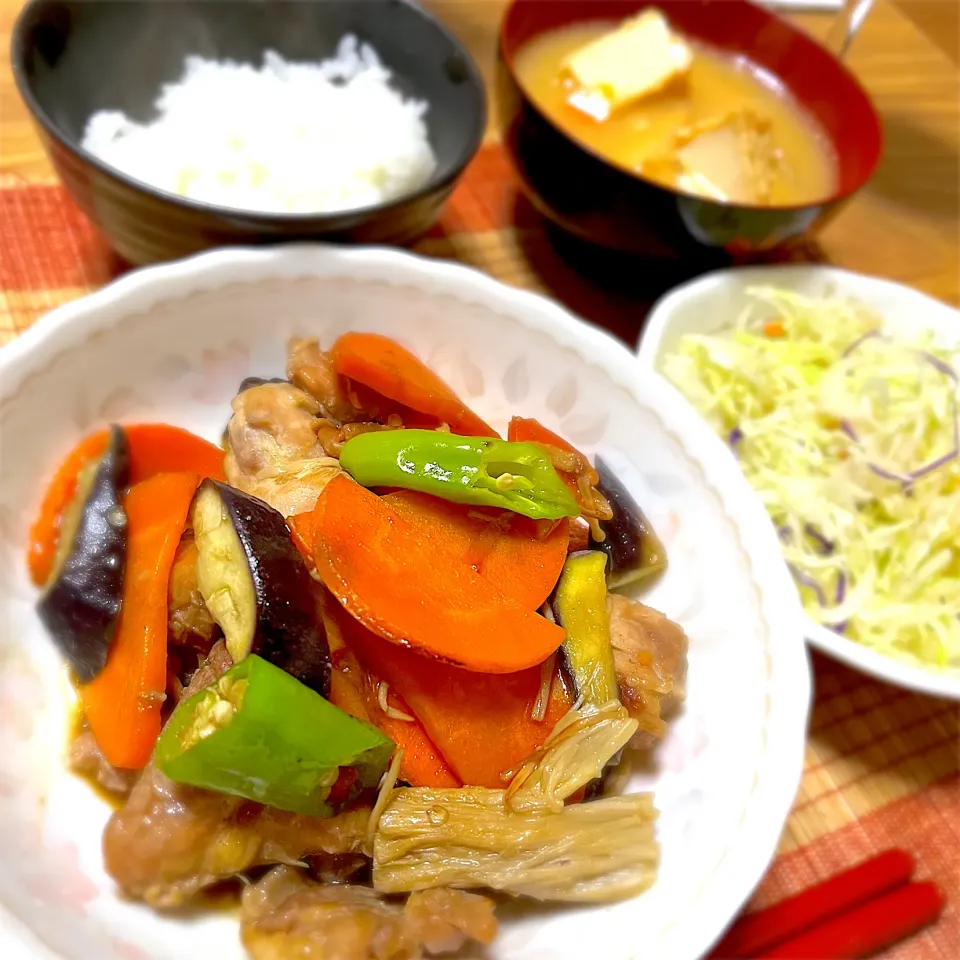 2023/10/30 鶏もも&茄子野菜炒め(めんみで味付け)、厚揚げ味噌汁|kykyさん