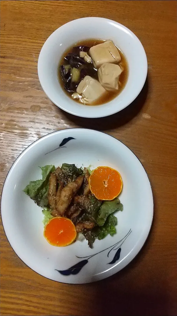 鯵のタツタ揚げ
豆腐と揚げなすの治部煮
あじの切り身
しようが　醤油　酒に漬ける
片栗粉をつけて油であげる　
なすあげる|みやちゃんさん