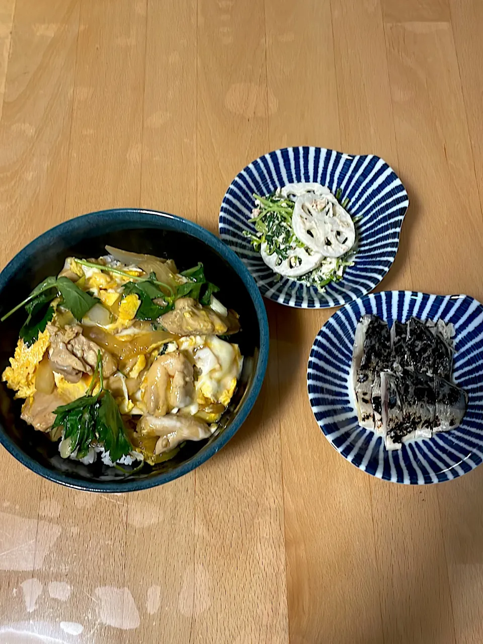 親子丼　シメサバ　蓮根と豆苗のツナマヨサラダ|そのみさん