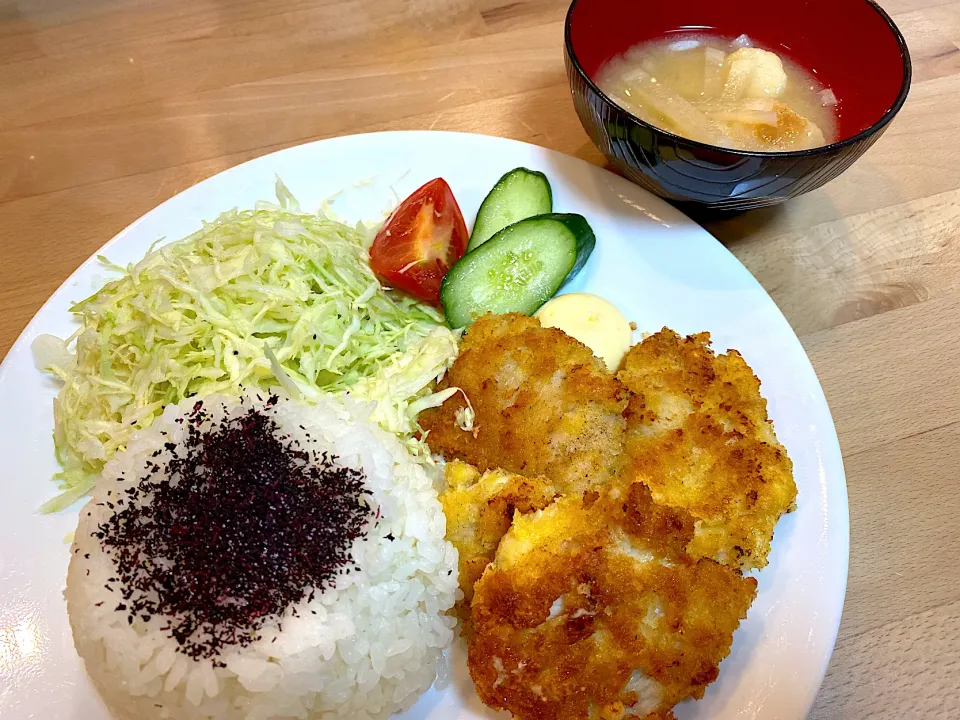 Snapdishの料理写真:チキンカツ🐔定食🍚|かおちゃんさん