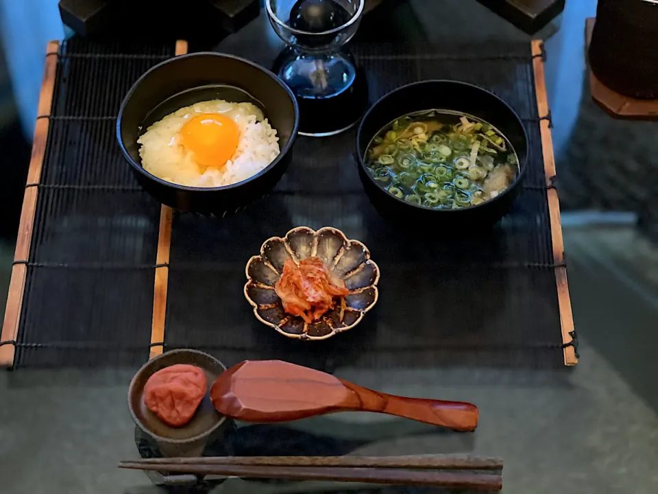 あおもり米『青天の霹靂』でたまごかけごはんに、『料亭の味フリーズドライ粒みそ』で、お味噌汁✨|yokoさん