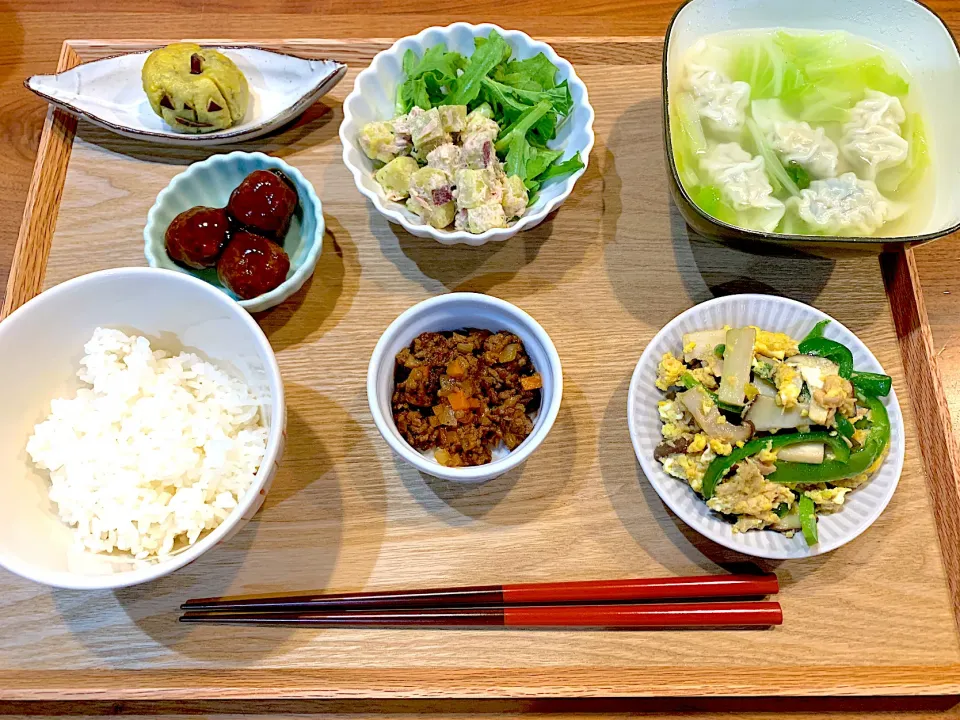 Snapdishの料理写真:今日の夜ご飯(肉団子、ミートパイの中身、サツマイモサラダ、餃子スープ、スイートポテト)|cocomikaさん