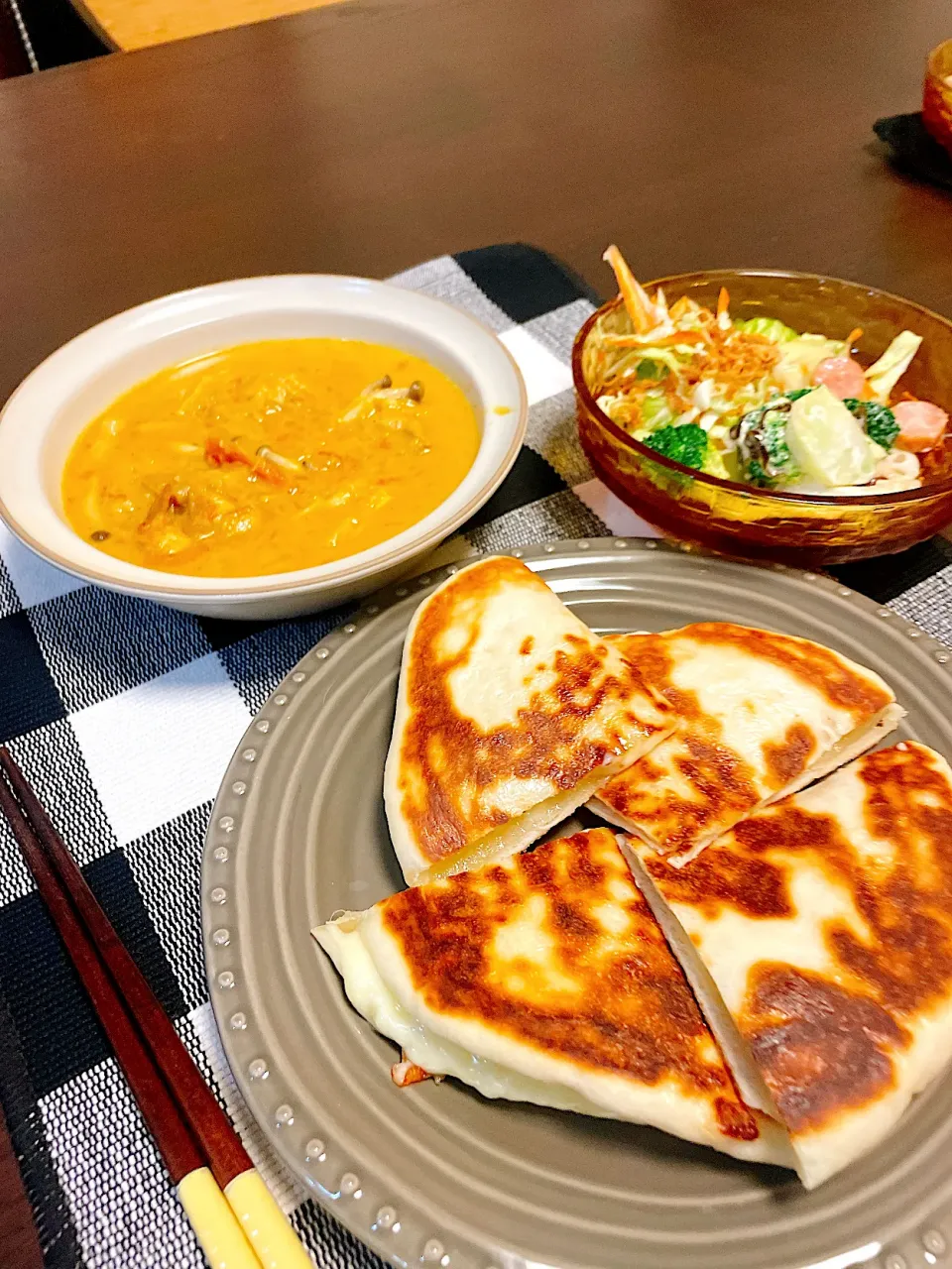 バターチキンカレーとチーズナン|Atsukoさん