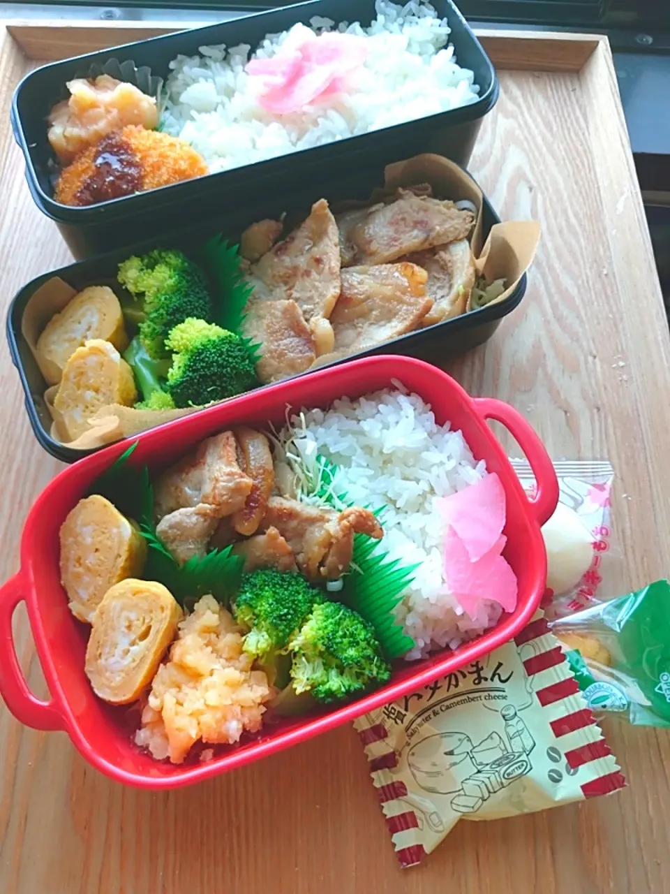 🍱夫と娘のお弁当
豚の生姜焼き
タラモサラダ
卵焼き
ブロッコリー
|みわさん