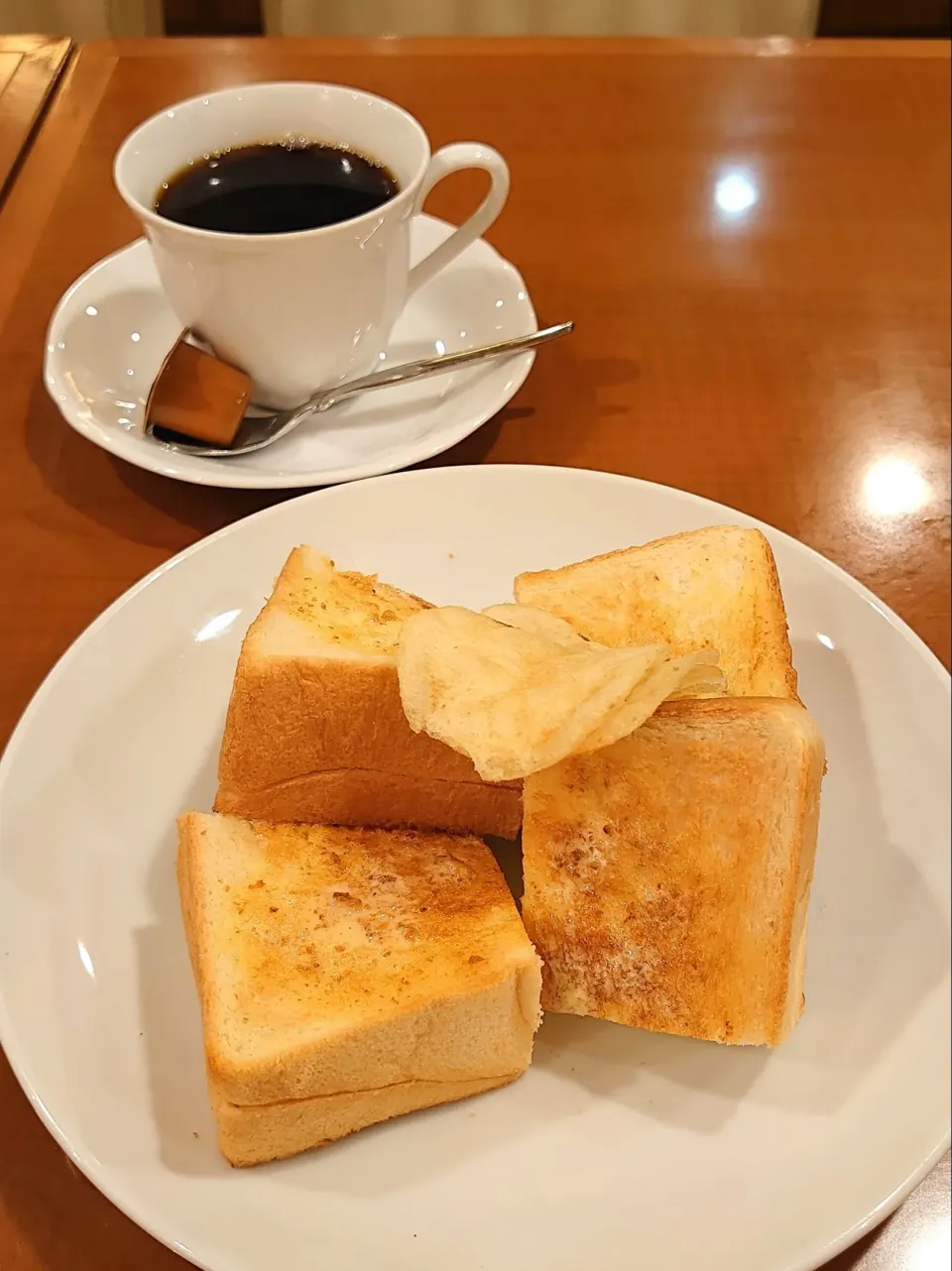 Snapdishの料理写真:名古屋駅・アバンテのトーストとコーヒー|すーさん