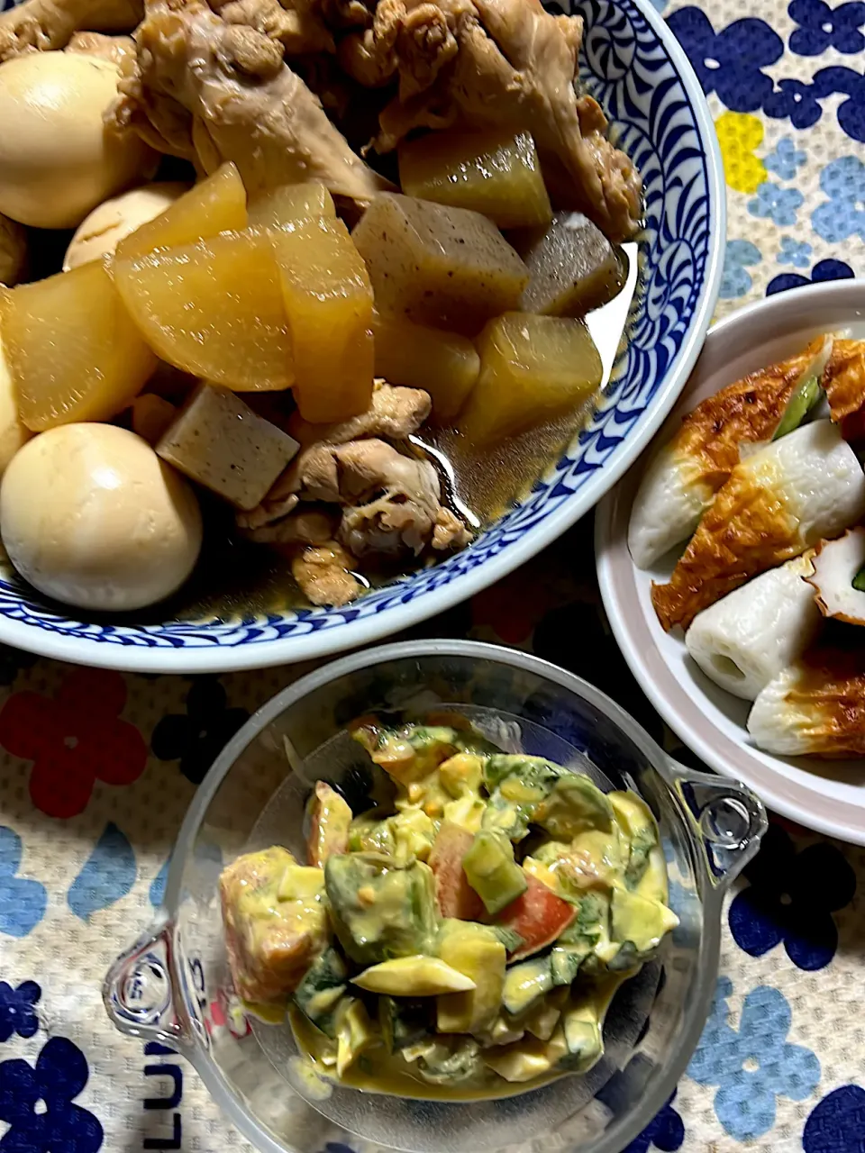 鶏手羽元の酢煮　アボカド🥑サラダ|4jinoanataさん