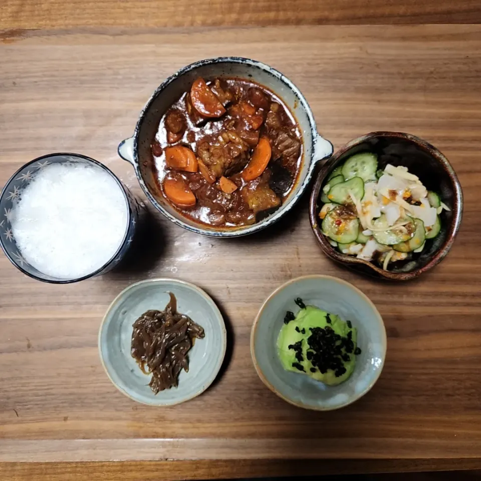 20231102
牛肉のトマト煮込み
つぶ貝と胡瓜の酢の物
アボガド紫蘇の実のせ
しらすのおき漬け|noccoさん