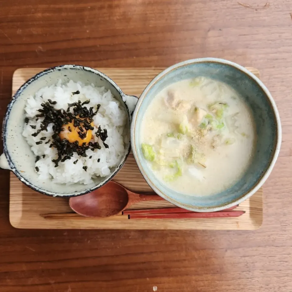 20231103
卵ご飯紫蘇の実のせ
鶏と白菜のクリームスープ|noccoさん