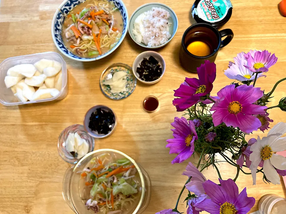 ちゃんぽん、大根の甘酢漬け、昆布の佃煮、雑穀米ご飯、わさびのり、荒尾梨、野草酵素(*>ω<*)|さくたえさん