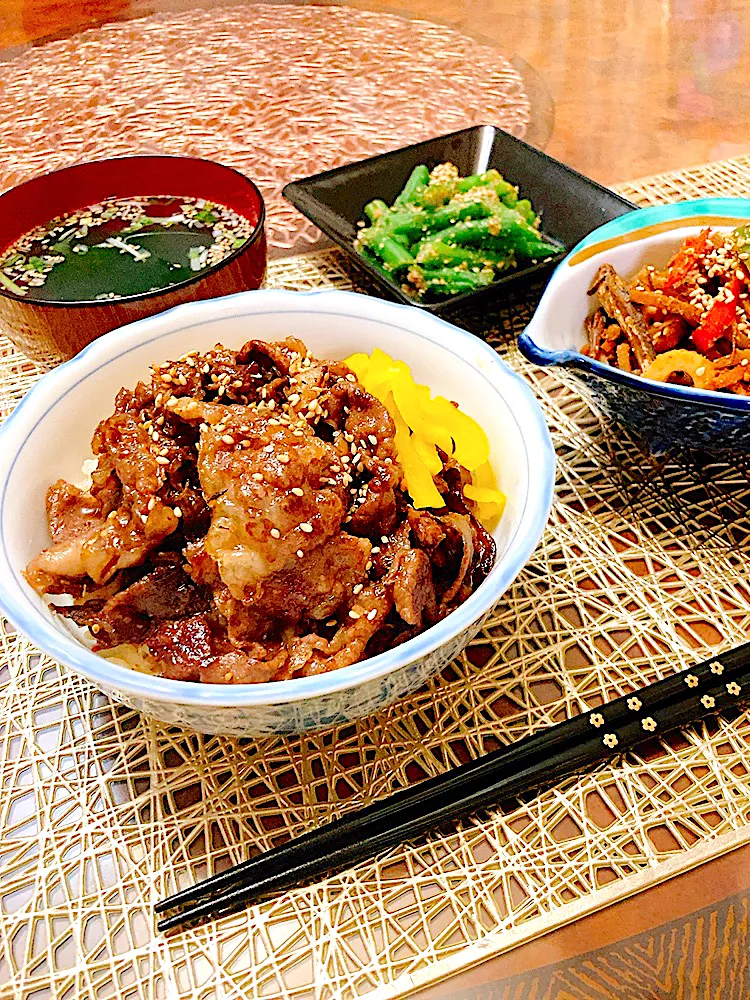 すき焼き丼|ショコラさん