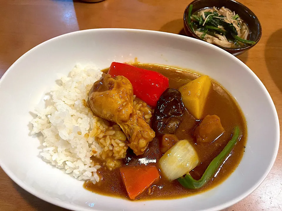 野菜ゴロゴロ鶏手羽元カレー🍛|ゆっこっこさん