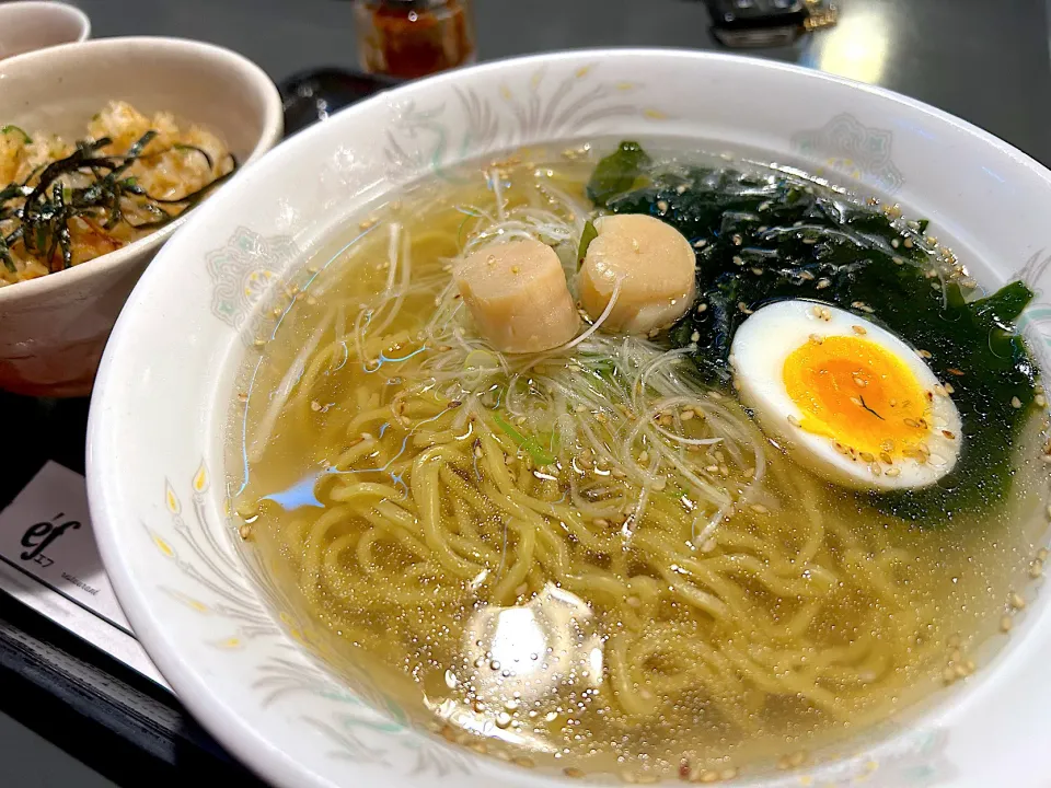 オホーツク干帆立ラーメン（北見　レストラン・エフ）|チルさん