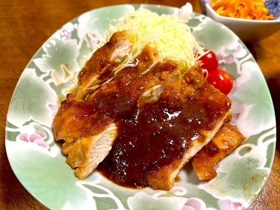 鶏胸肉の万能味ソースソテー|さんだーさん