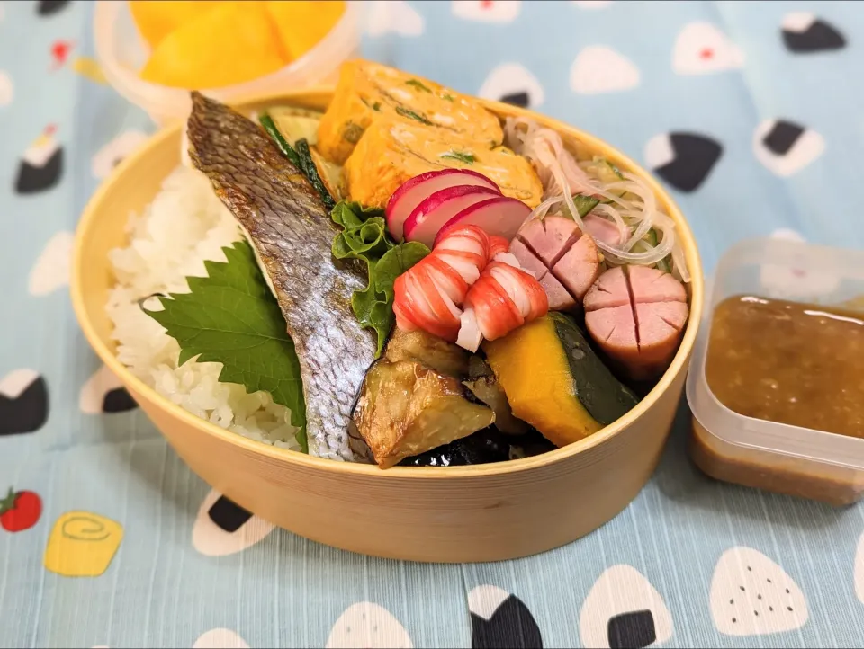 本日のお弁当〜焼魚の万能味ソースソテー弁当〜|f.1125beさん