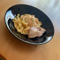 Snapdishの料理写真:サーモンクリームパスタ|ショコラブランさん