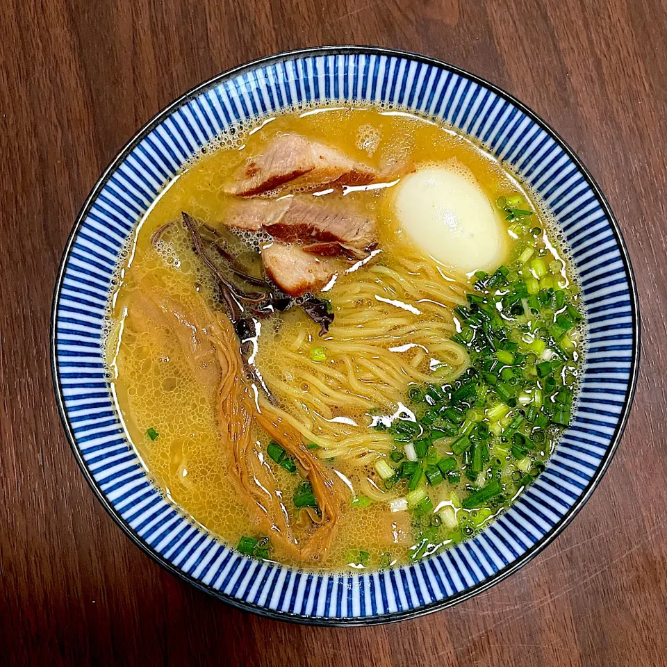 濃厚魚介出汁の醤油ラーメン|dashi menjiroさん