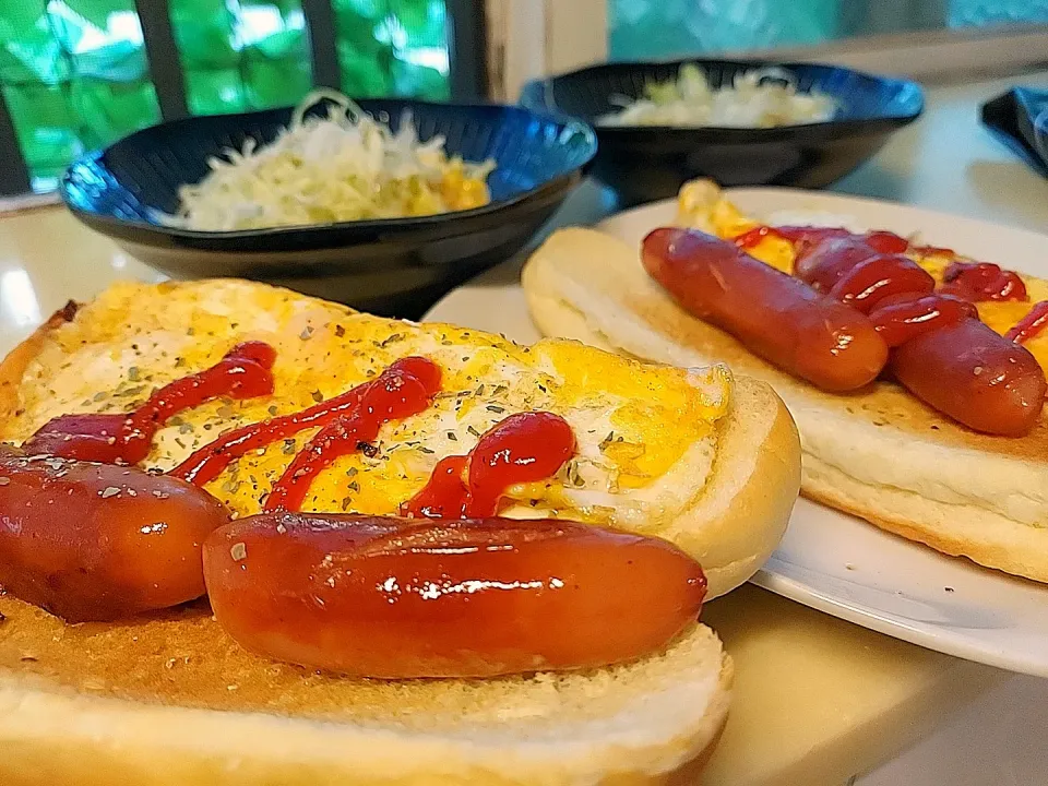 休日の朝ごはん☕🍞🌄|みどりさん