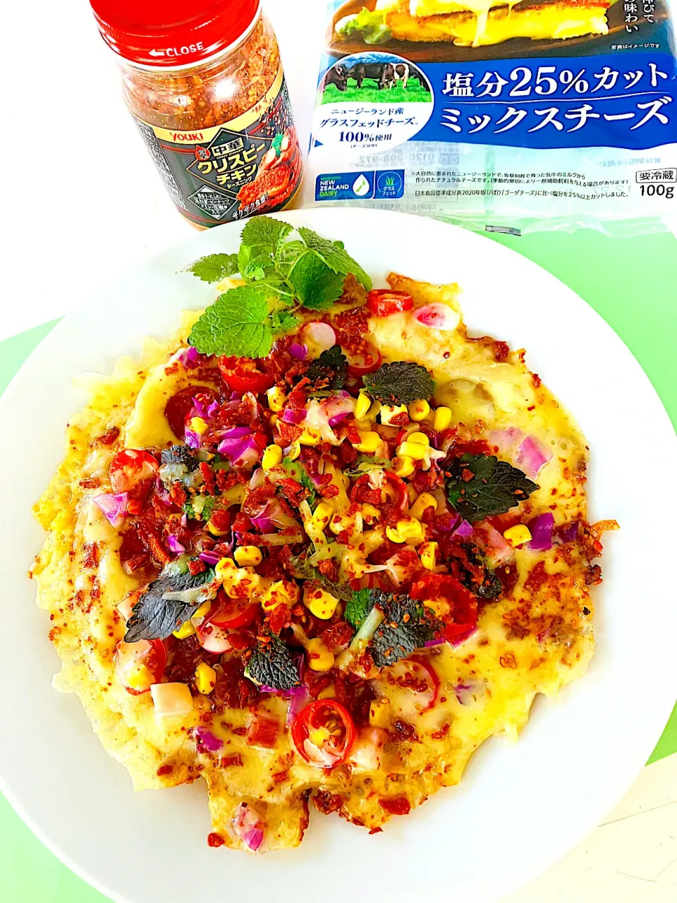 Snapdishの料理写真:パラタでピリとろピザ🍕作りました♪♪♪美味い😋😋😋|HAMI69さん