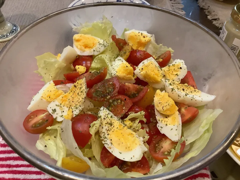 日曜日の朝ラダ🥗🍅😋|アライさんさん