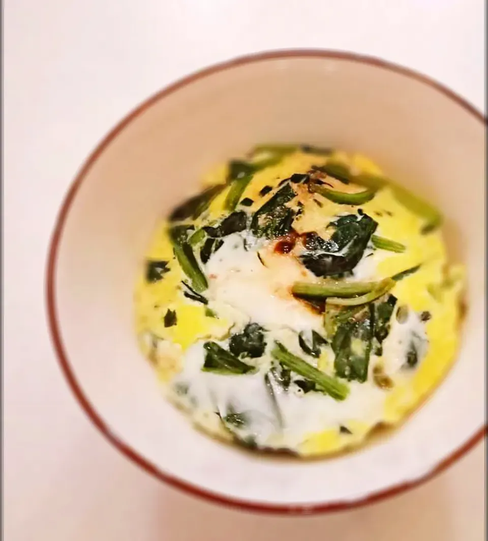 Steam egg with spinach

Sauce :  Dashi sauce + Oyster sauce|2721_blissさん