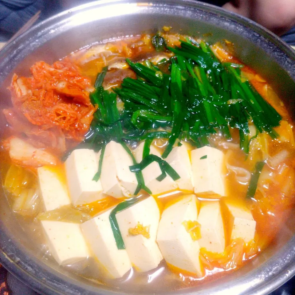 お昼のある物ｌｕｎｃｈ

キムチ鍋
今日は、休日なので家族全員集合～ッ♬|ごますりさん