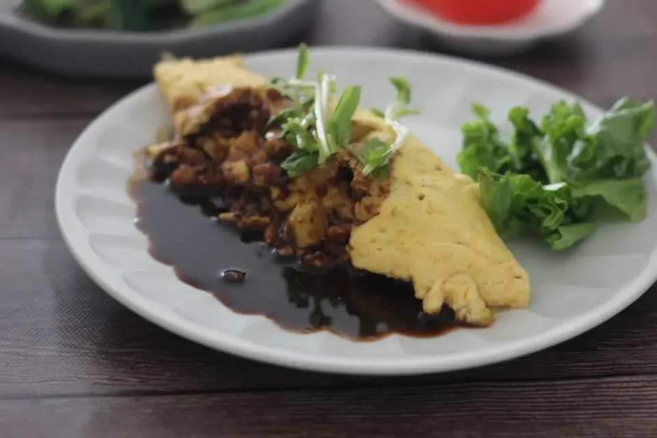 じゃがいもと大豆ミートのオムレツ～万能味ソースで～|ちいさなしあわせキッチンさん