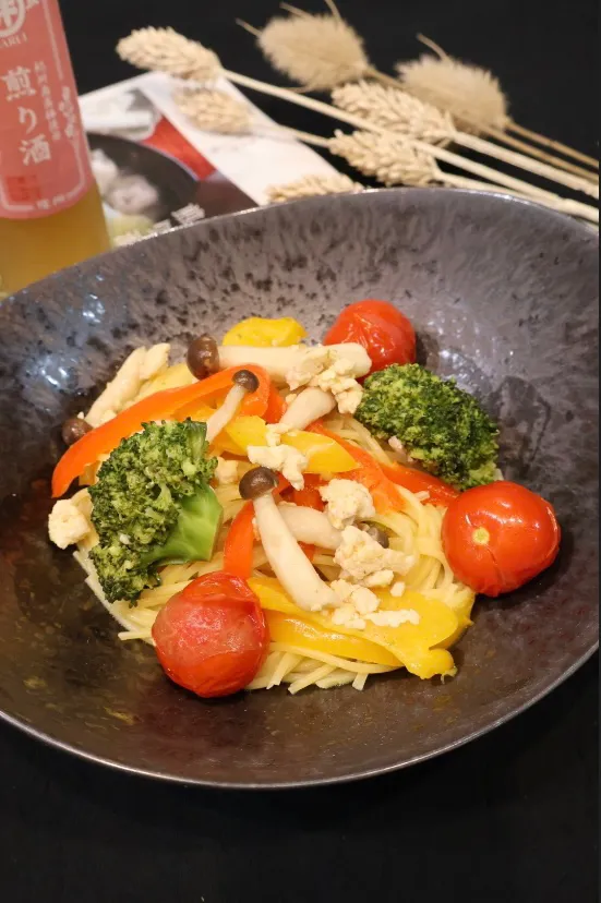 煎り酒で鶏ひき肉と彩り野菜の和風パスタ|めいめいさん