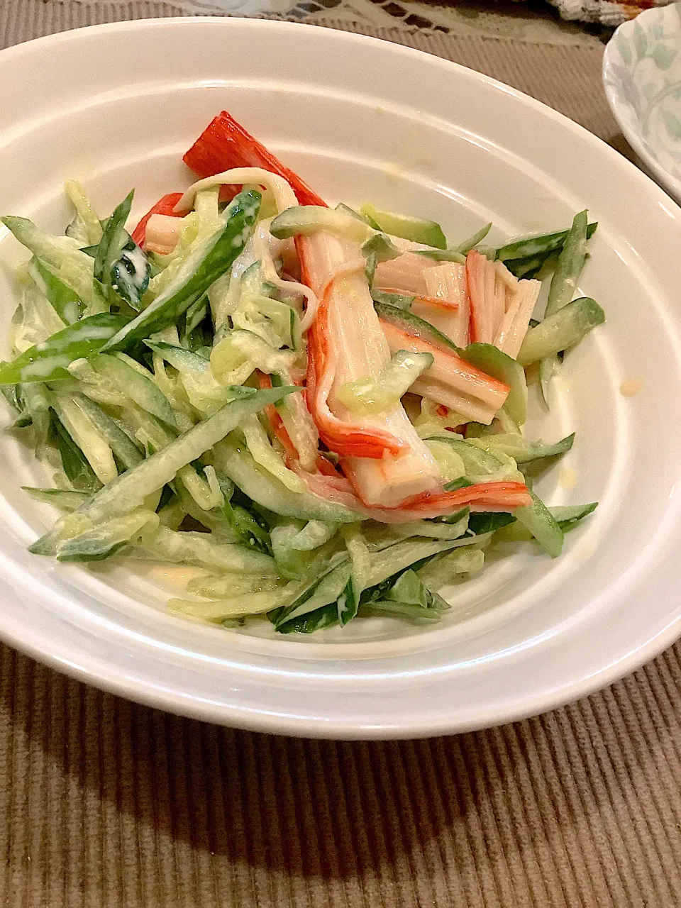 きゅうり🥒カニカマ🦀のサラダ😋|アライさんさん