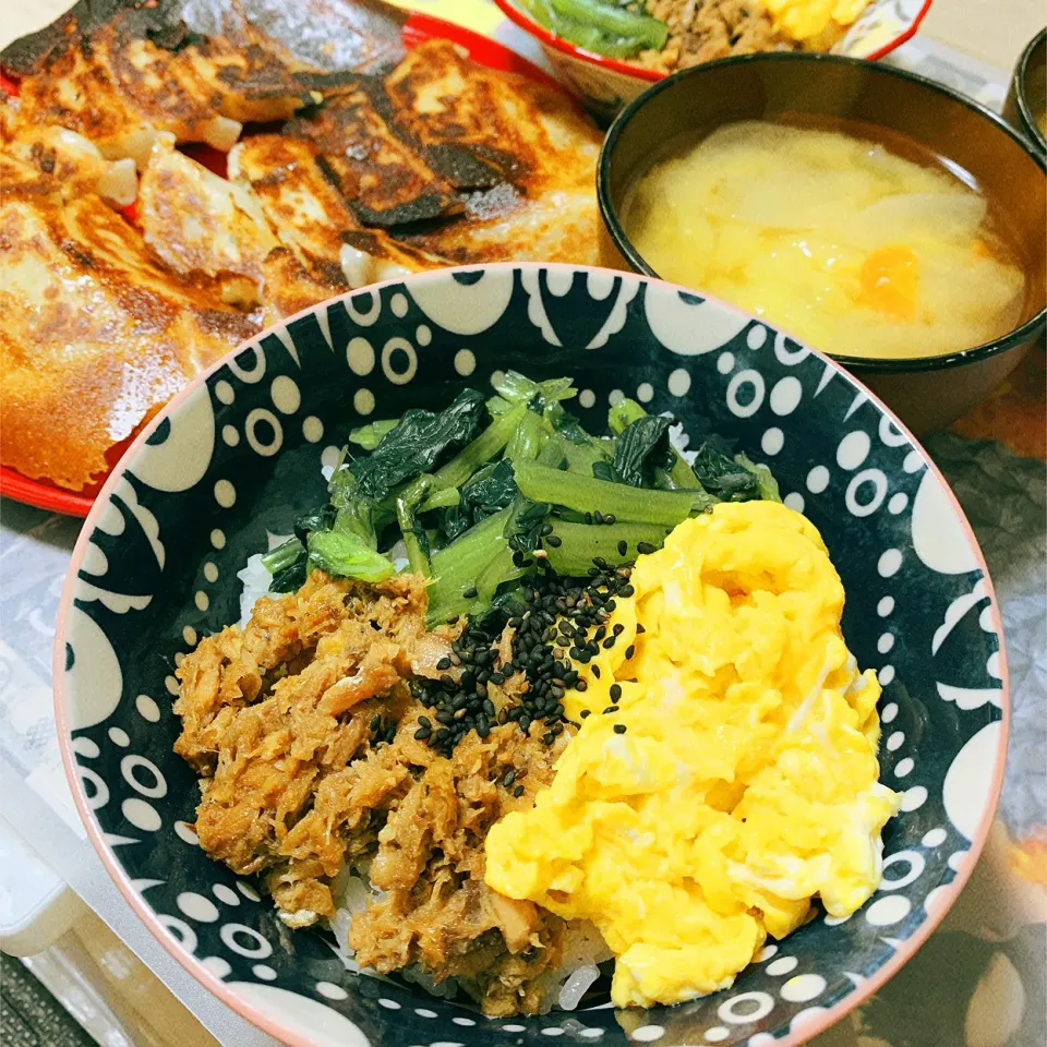 サバ缶で三色丼♬|panchiさん