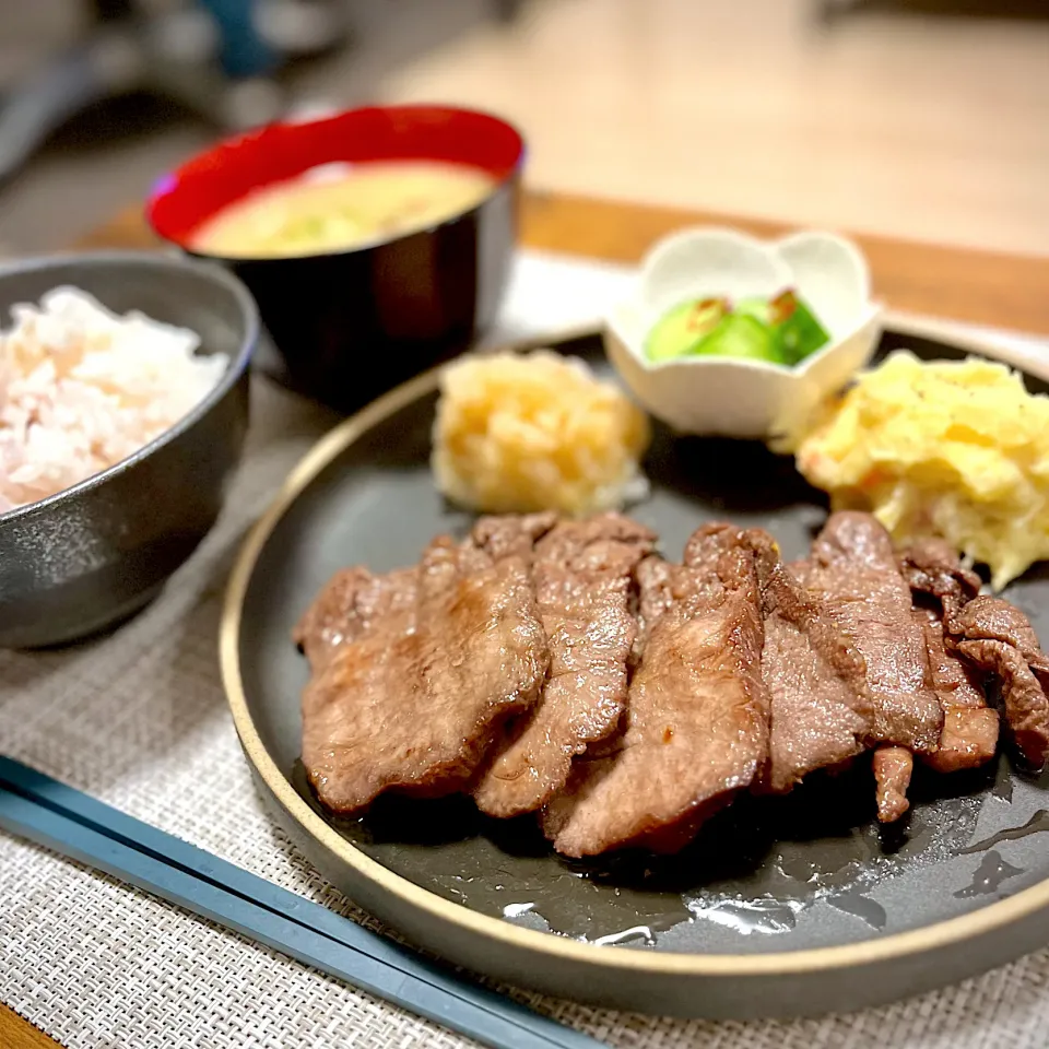 牛タン定食|ぽんかんさん