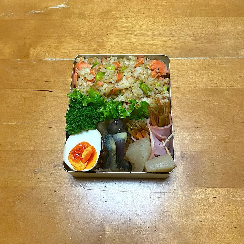 Snapdishの料理写真:鮭枝豆チャーハン弁当|sachi ＊さん