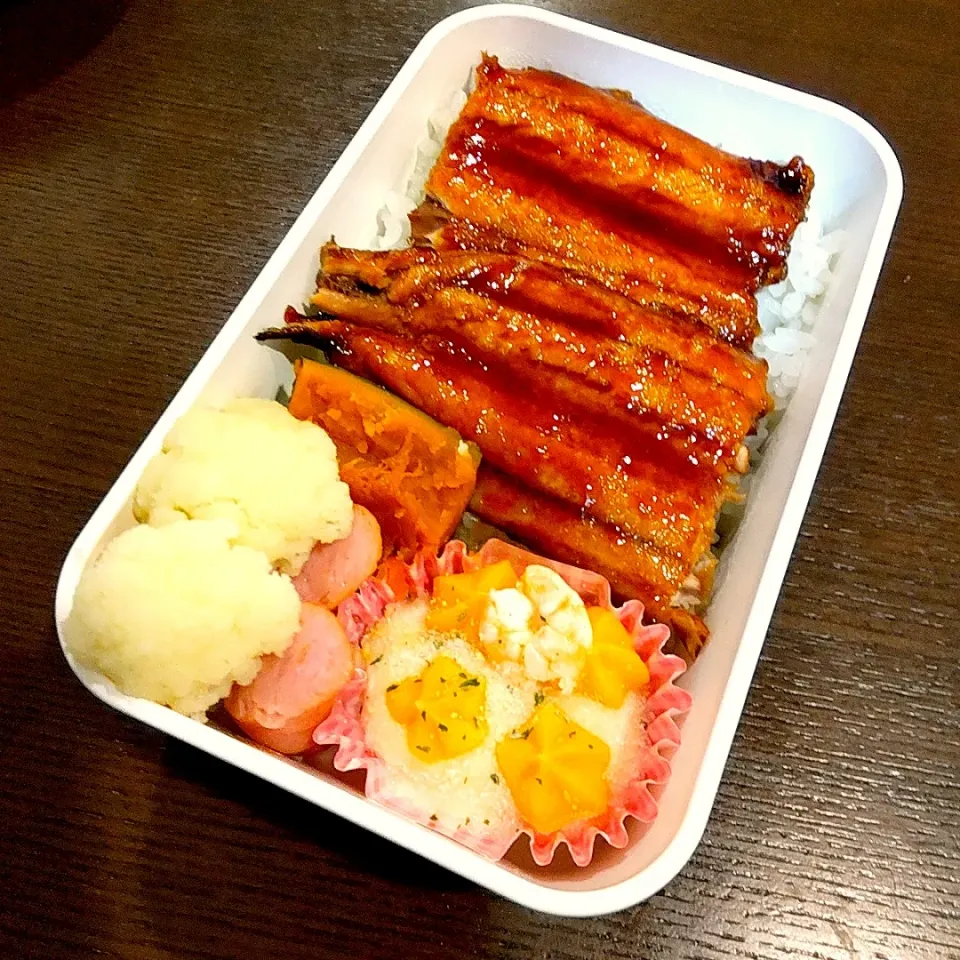 さんまの蒲焼き丼弁当🍱|Rieさん