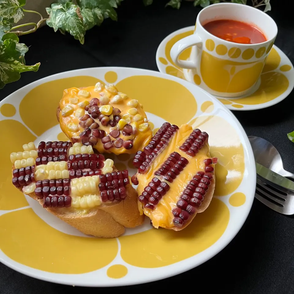 Snapdishの料理写真:🥖残り物バゲットで3種のコーン🌽バゲットトースト🥖|Hollyさん