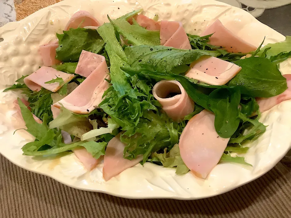 ちょっと高級なハムサラダ🥗😋|アライさんさん