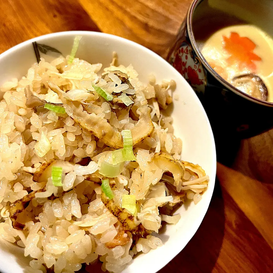 ベビー帆立とキノコの炊き込みご飯🍄|アッコちゃん✨さん