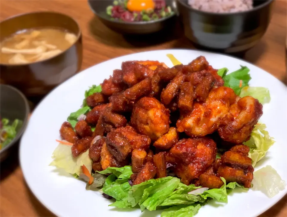 この赤色が食欲そそる！ヤンニョムチキン|ふくすけ食堂さん